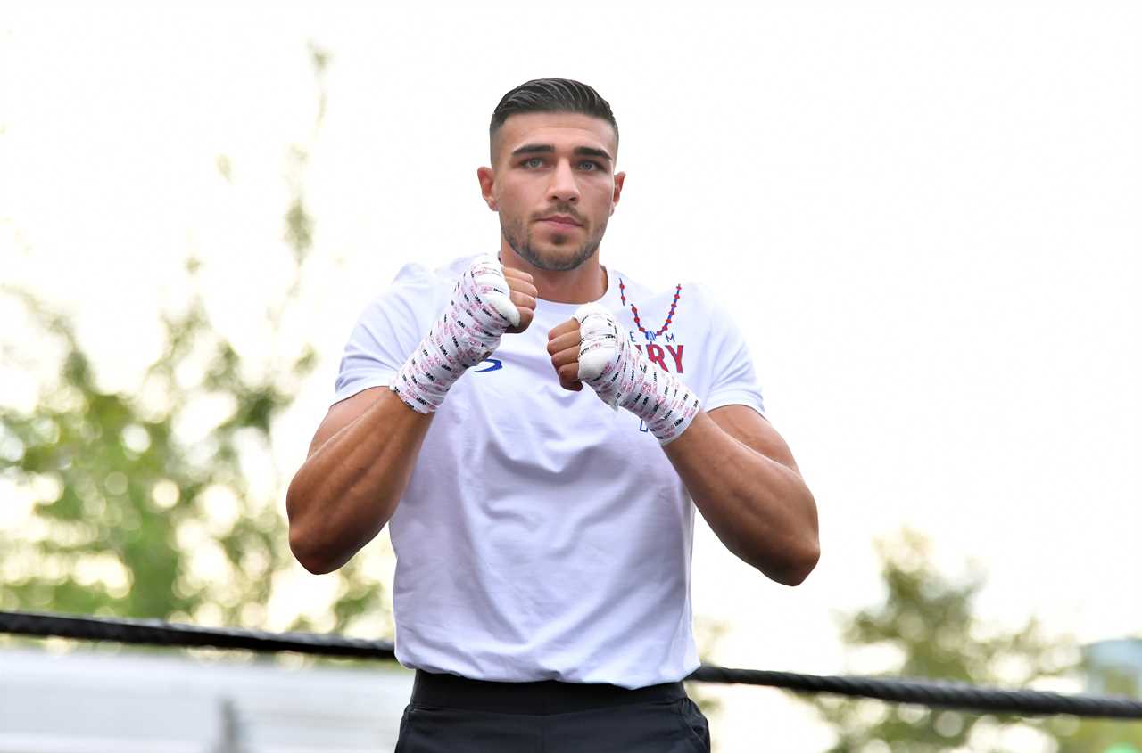 He's bigger - Jake Paul is favored to defeat Tommy Fury. UFC legend Michael Bisping breaks down the fight where YouTuber wins