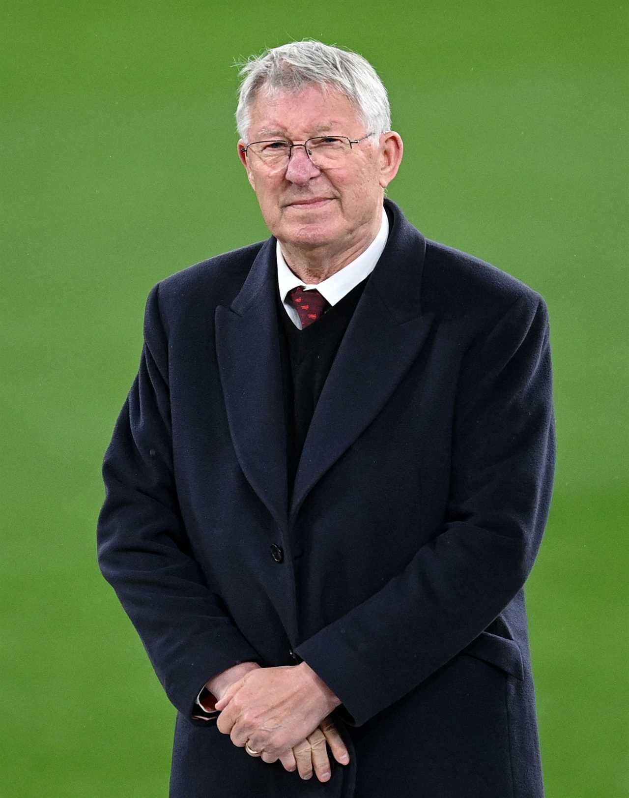 After wading into Man Utd woes, Conor McGregor invites Sir Alex Ferguson to a drink before quickly deleting tweets