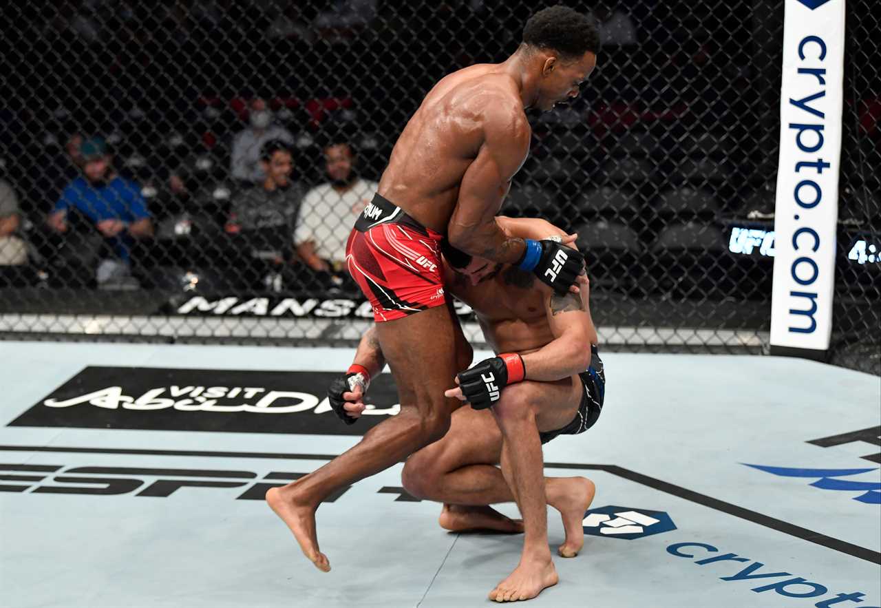 Brit Lerone Murphy scores the biggest win in her MMA career by scoring a stunning knee KO on MakwanAmirkhani during UFC 267