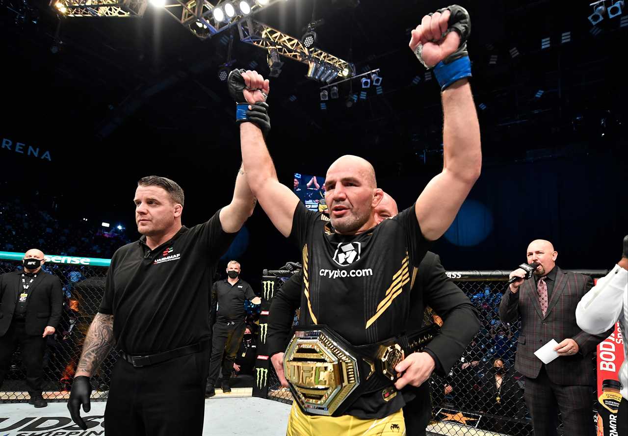 UFC 267: Glover Teixeira (42), becomes the oldest UFC champion with a stunning defeat of Jan Blachowicz at Fight Island