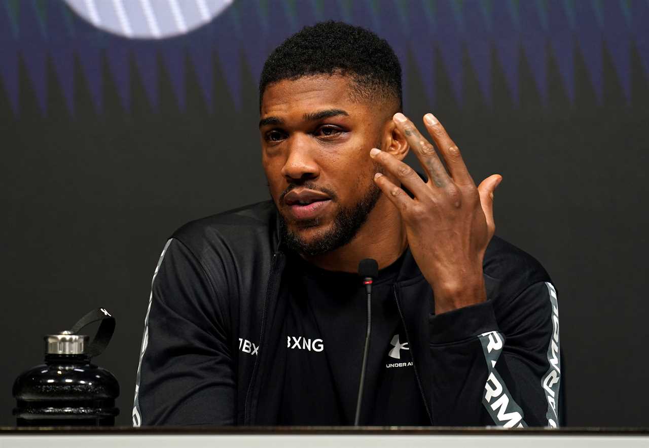 Tyson Fury ‘100% serious’ about training Anthony Joshua for Usyk so Brits can finally fight, claims Gypsy King’s coach