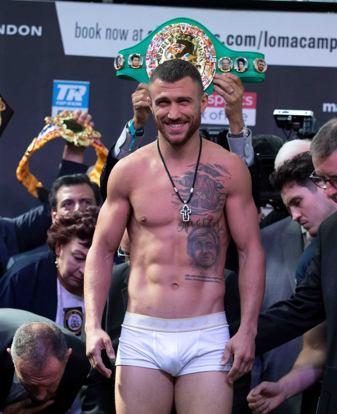 Vasiliy Lomachenko against Richard Commey CONFIRMED December 11, New York, with Muhammad Ali's grandson undercard