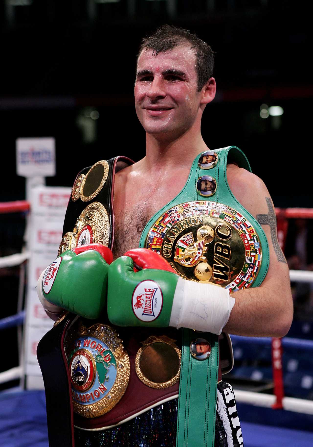 He has never fought Joe Calzaghe - Canelo alvarez could be an all-time ring legend, but I'd beat him, Calzaghe says