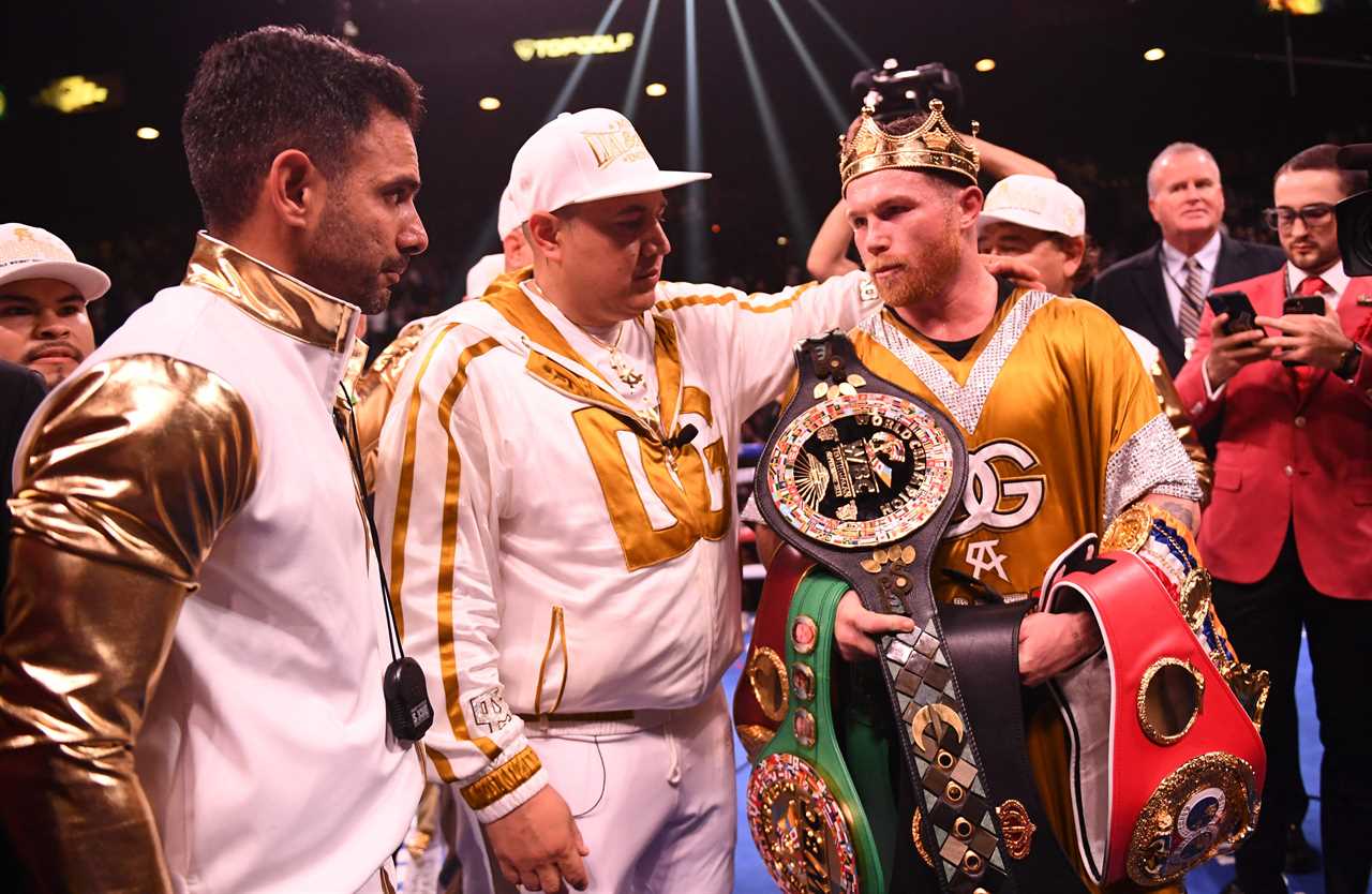 After historic victory over Caleb Plant, Pacquiao praises Canelo Alvarez.