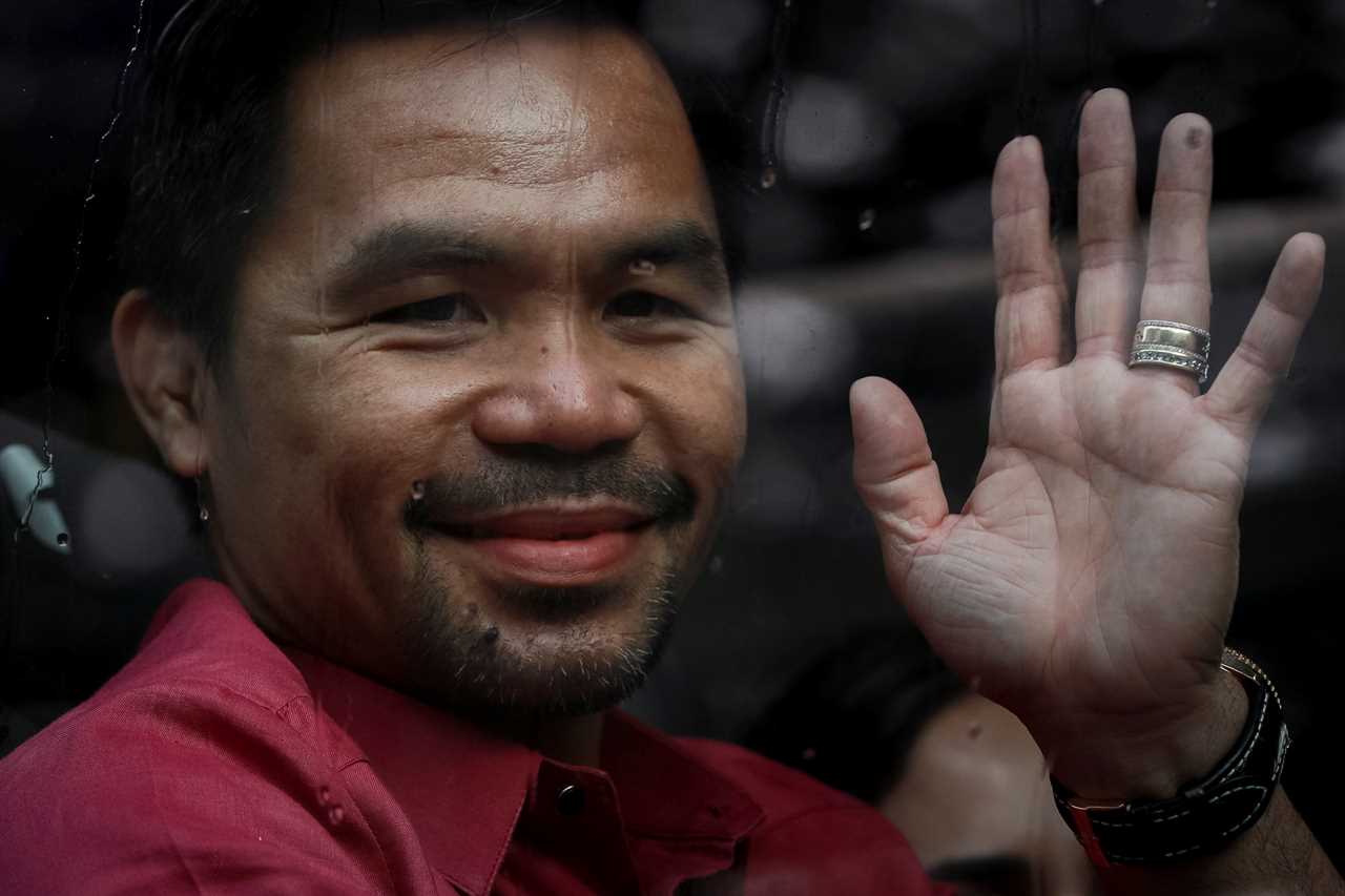 After historic victory over Caleb Plant, Pacquiao praises Canelo Alvarez.