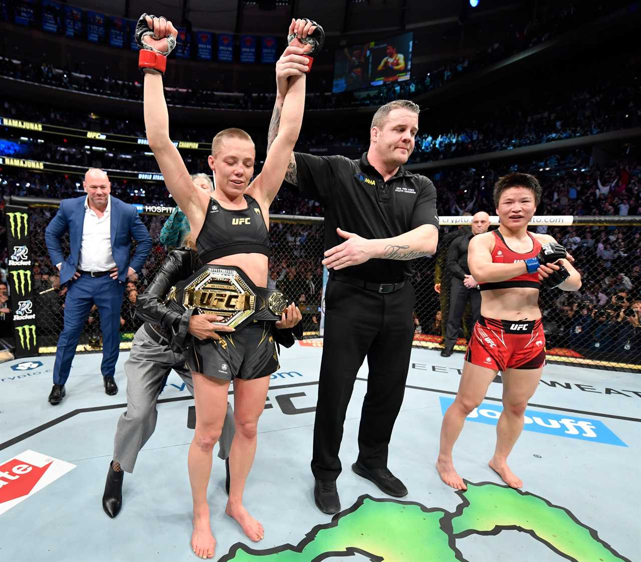 Rose Namajunas, after beating Zhang Weili in UFC 268 shares a touching moment with her parents.