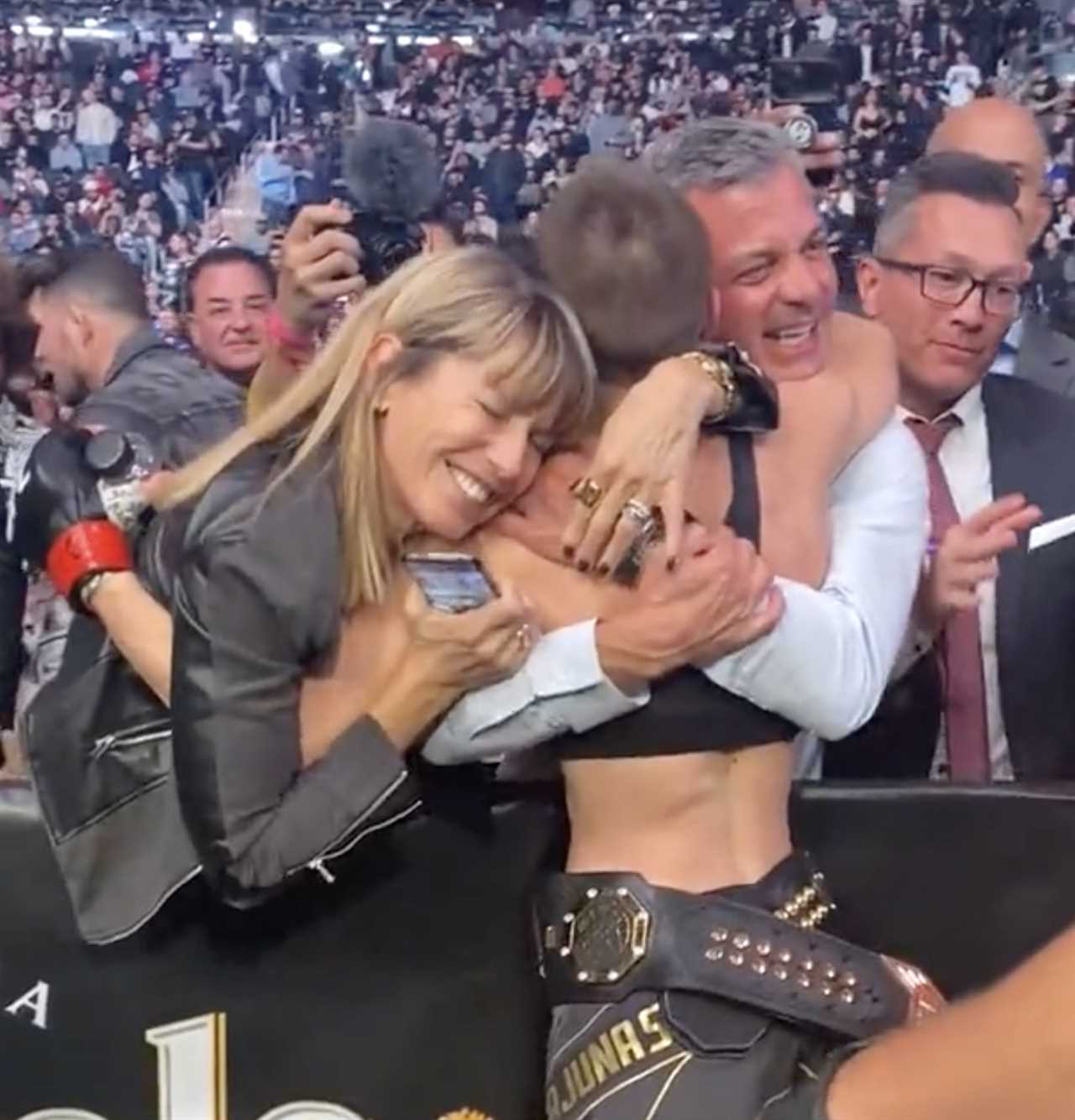 Rose Namajunas, after beating Zhang Weili in UFC 268 shares a touching moment with her parents.