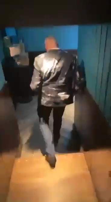 Tyson Fury goes to the loo in an eight-hour boozing session. Clip shared by party girl