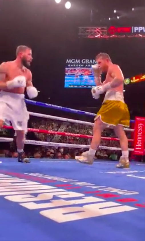Caleb Plant and Canelo alvarez talk to each other while fighting as American says, 'I'm pretty strong for 21-0'