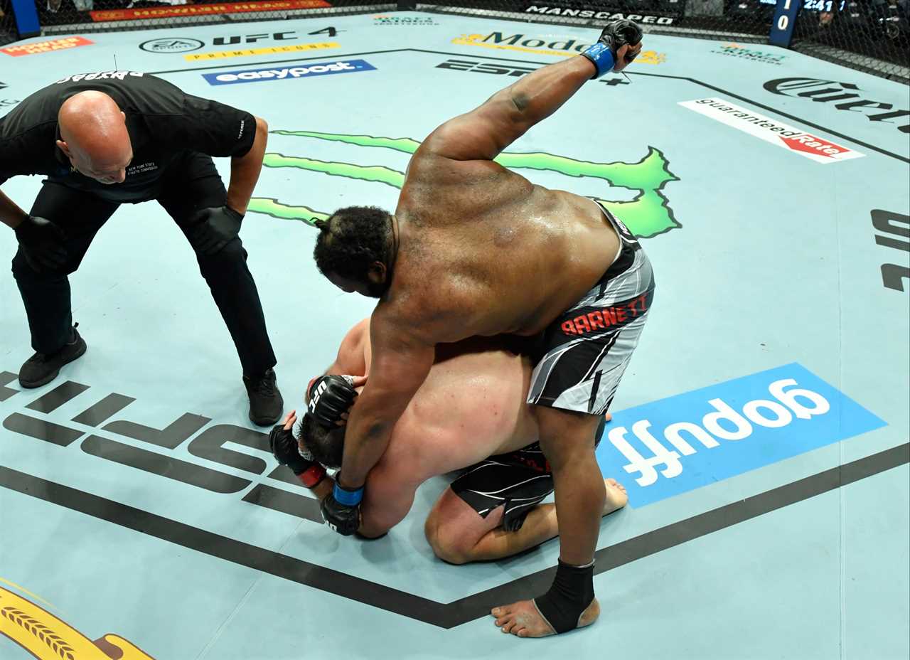 After his brutal defeat to Gian Villante, watch Chris Barnett, 19stone fighter, perform an amazing somersault.