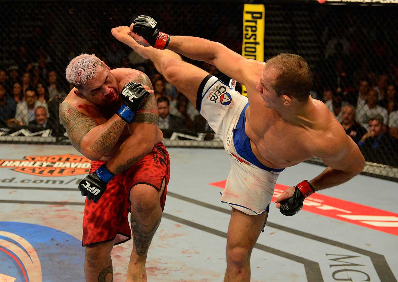 Junior dos Santos: Mike Tyson owes him $50k! - Junior dos Santos shows how the UFC deprived him of his 'bestKO' bonus