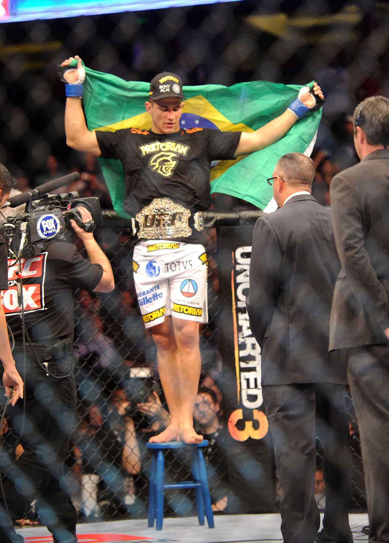Junior dos Santos: Mike Tyson owes him $50k! - Junior dos Santos shows how the UFC deprived him of his 'bestKO' bonus