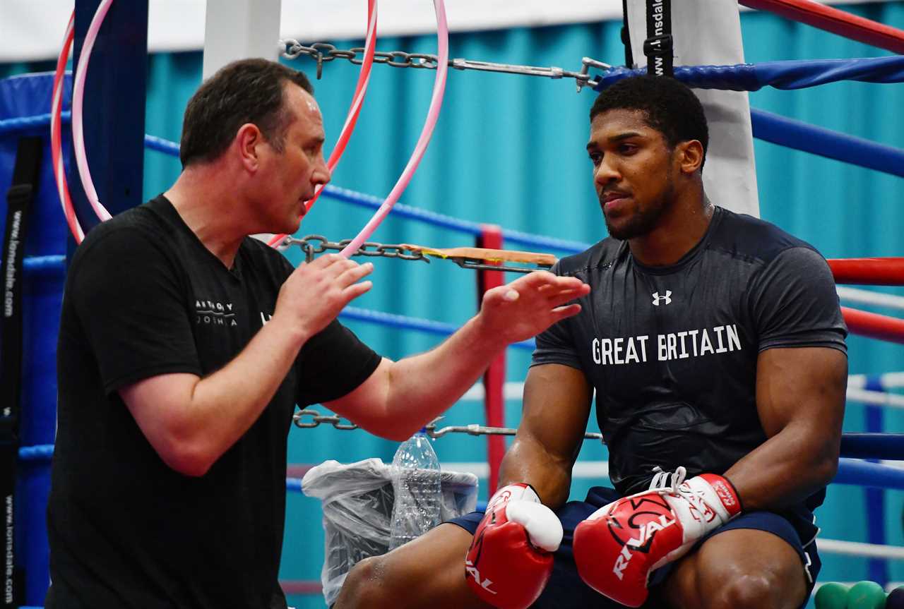 Anthony Joshua offers chance to train with former Manny Pacquiao coach in preparation for Usyk rematch