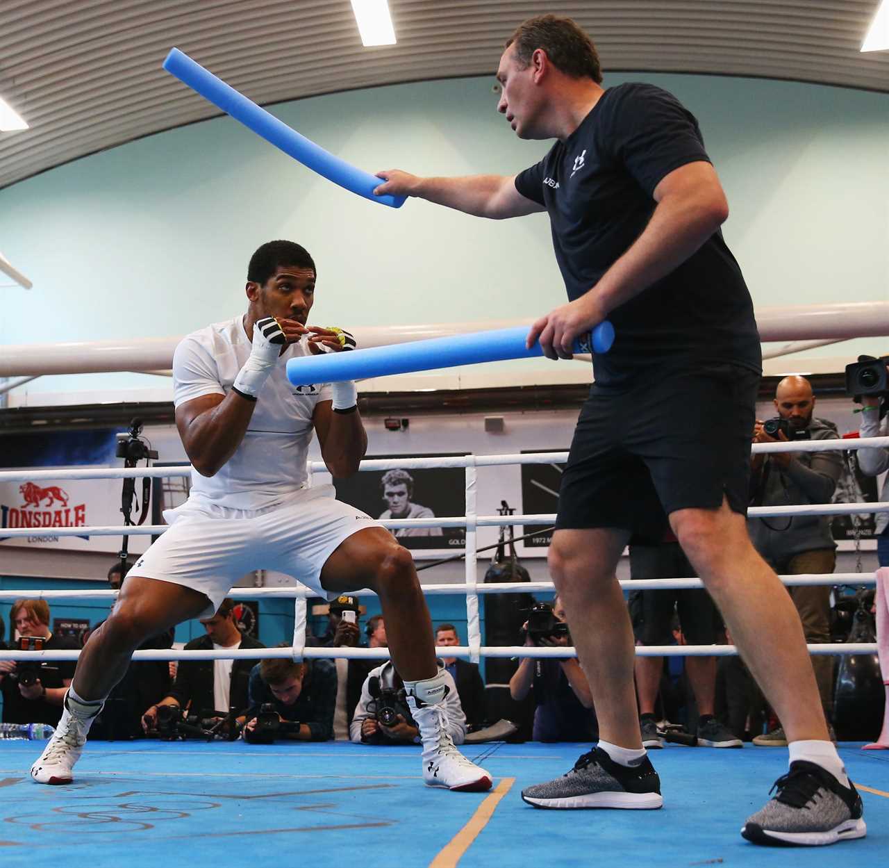 Anthony Joshua will be returning to the USA for further training in preparation of Oleksandr Usyk's rematch. He is also looking at a new coach