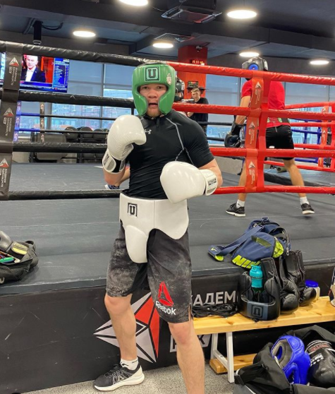 After vowing to 'rip' him in online row, Conor McGregor offered to box to UFC bantamweight Petr Yang in Ireland.