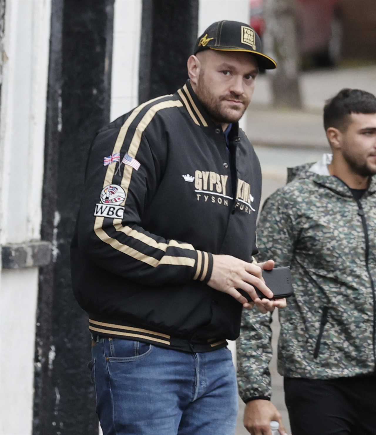 After an eight-hour party night with party girls, Tyson Fury was seen with his brother Tommy.