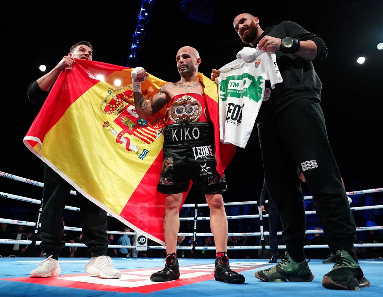 Kid Galahad is brutally knocked unconscious by the sixth punch. Kiko Martinez takes his title.