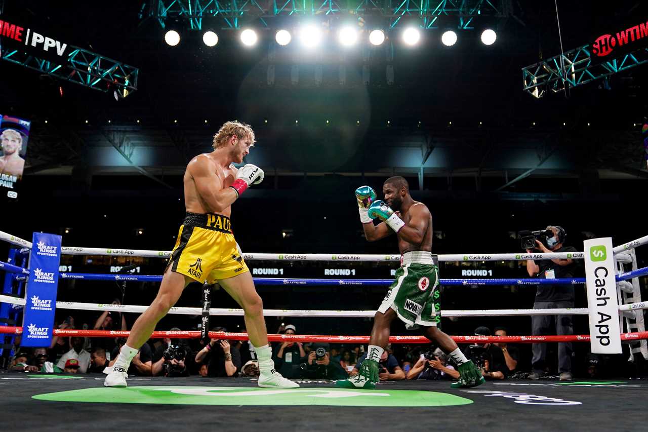 Floyd Mayweather runs 2 miles in 12 minutes, after a boxing legend suggested an exhibition fight