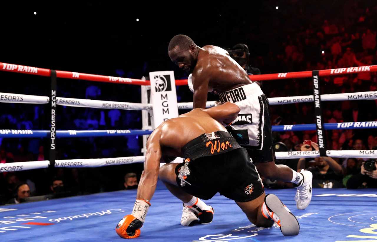 Watch Terence Crawford's punch to Shawn Porter, and then celebrate by dancing with his mum in the ring