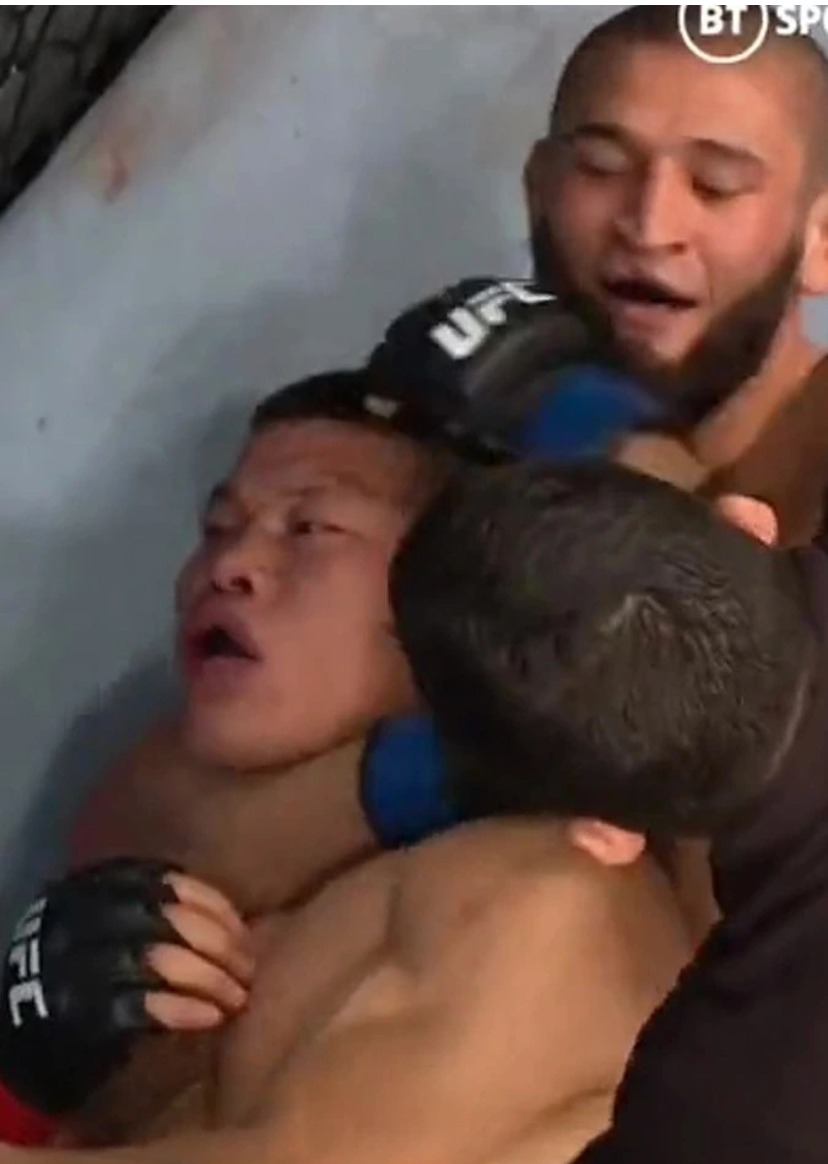 Khamzat Chimaev probably going to leapfrog Leon Edwards in UFC welterweight title shot. With 'another quick victory'