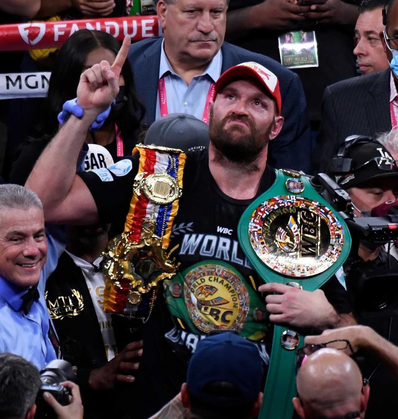 Eddie Hearn confirms that Anthony Joshua has withdrawn from shock talks to allow Tyson Fury and Usyk to meet.