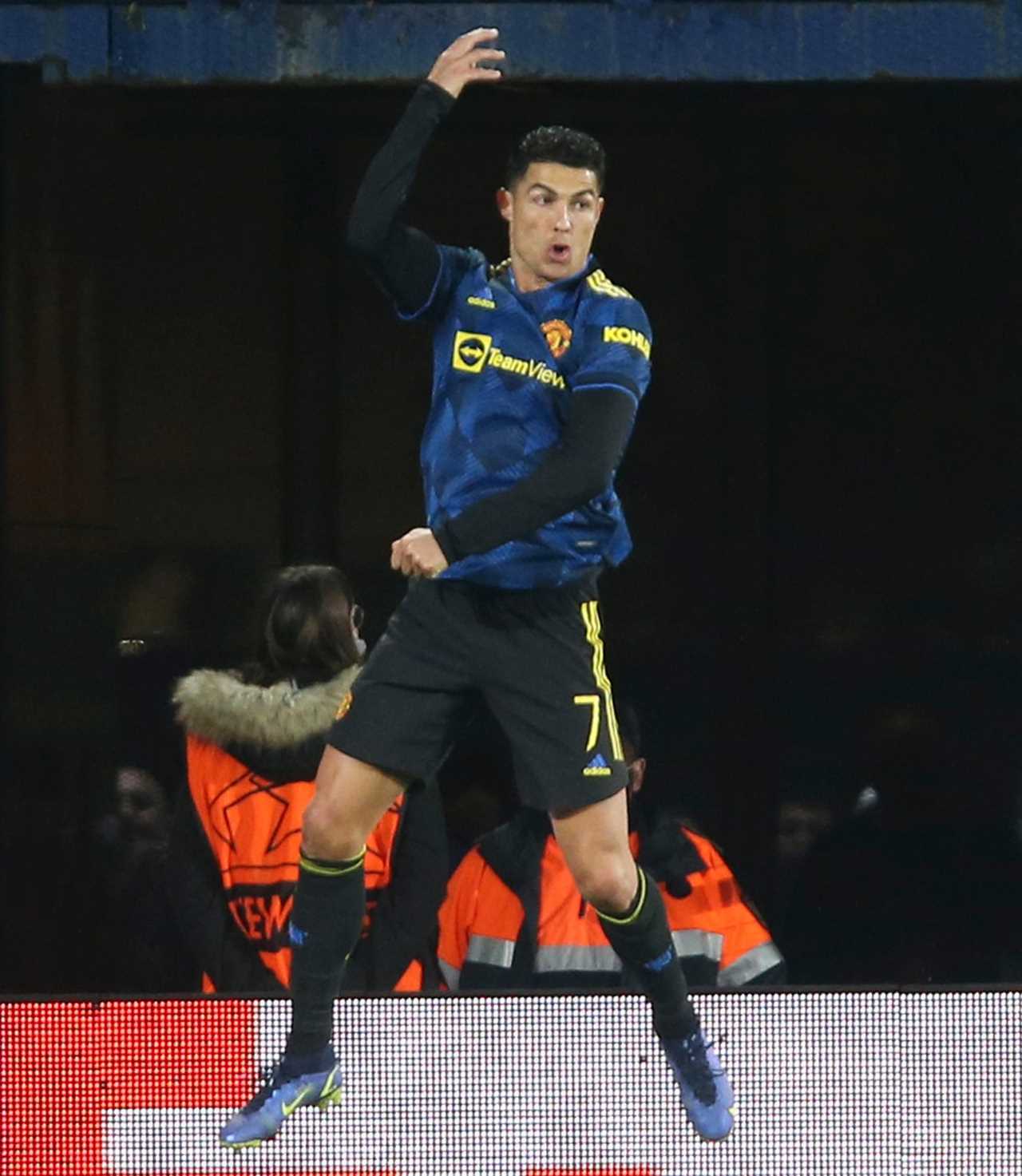 Watch MMA star Manel Kae copy Man Utd star Cristiano Rojo's'siu’ celebration after UFC Vegas 44's brutal win