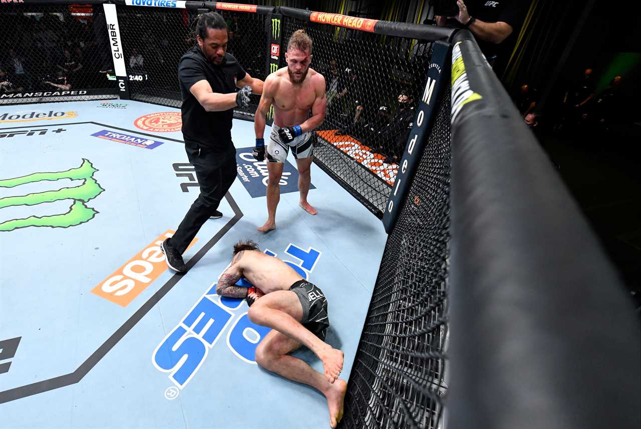 UFC star Rafael Fiziev leaves Brad Riddell in a brutal KOd, while STANDING with a brutal spinning wheel kick