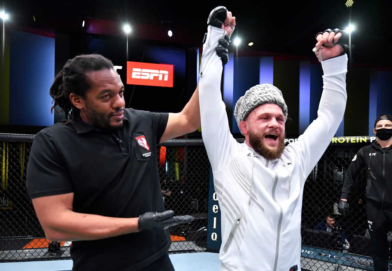 UFC star Rafael Fiziev leaves Brad Riddell in a brutal KOd, while STANDING with a brutal spinning wheel kick