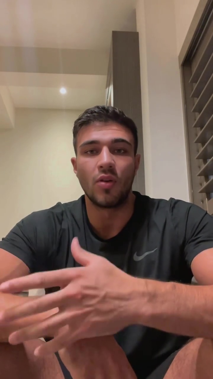Is this the moment Tommy Fury buries his ribs? Tyson says that Jake Paul can't be defeated by Tyson because he used medicine balls.