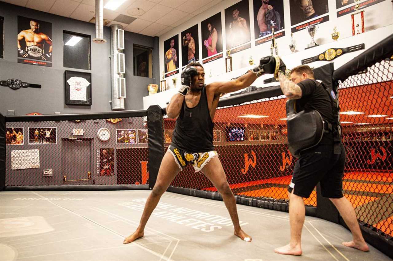 Jon Jones, UFC legend, is looking to make his long-awaited debut as a heavyweight after undergoing a body transformation.