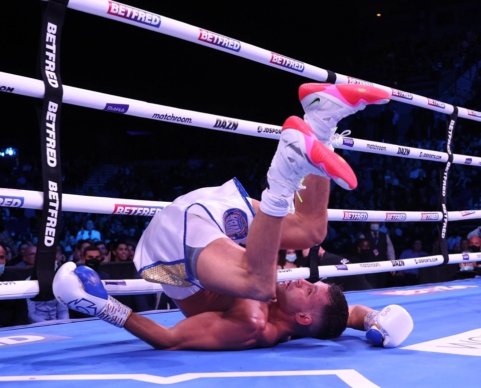 Conor Benn wins a brutal stoppage against Chris Algieri, a contender for knockout title