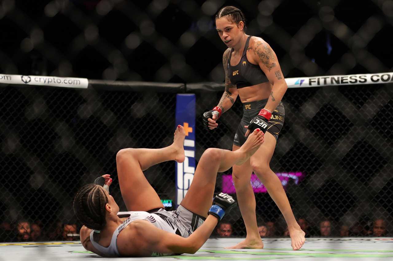 UFC 269: Amanda Nunes is stunningly CHOKED OUT in a major upset win in MMA history by Julianna Pena
