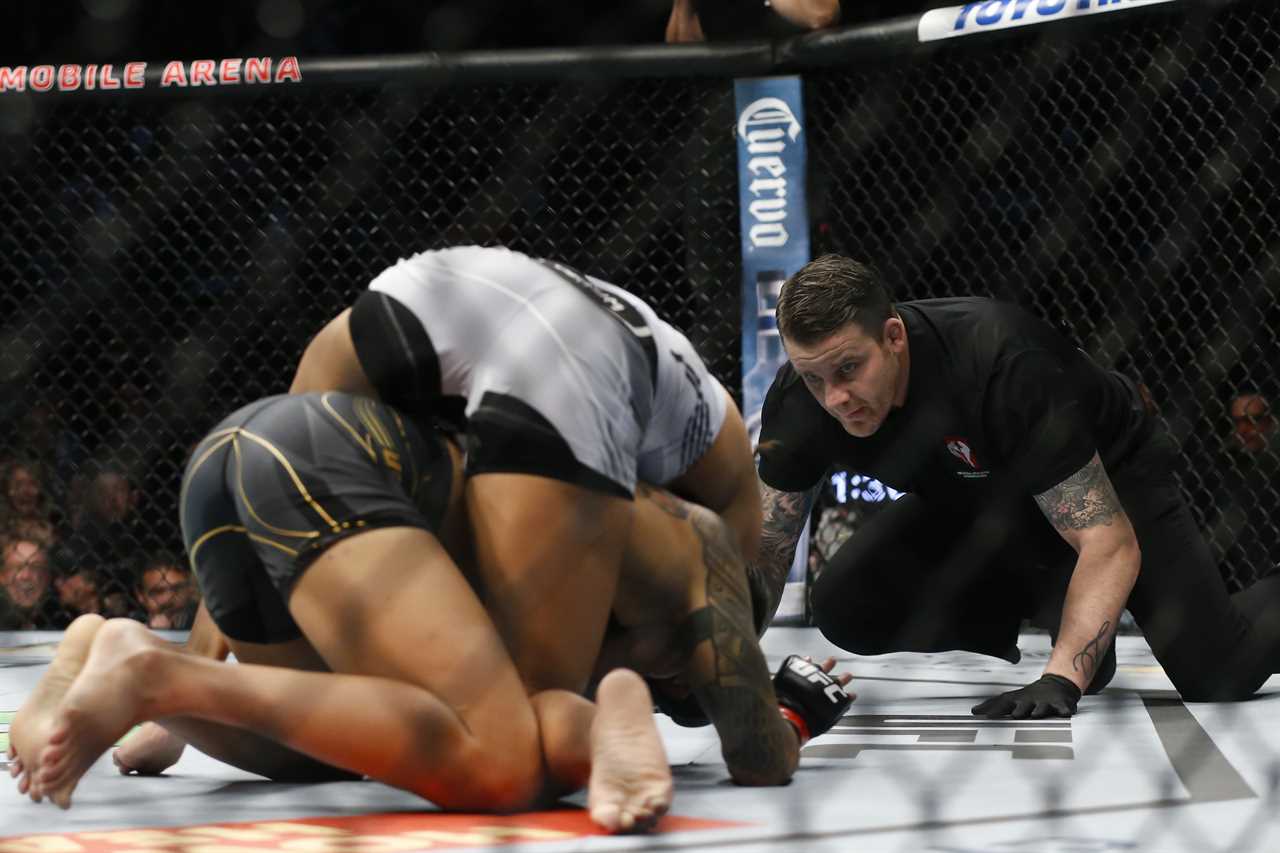 UFC 269: Amanda Nunes is stunningly CHOKED OUT in a major upset win in MMA history by Julianna Pena