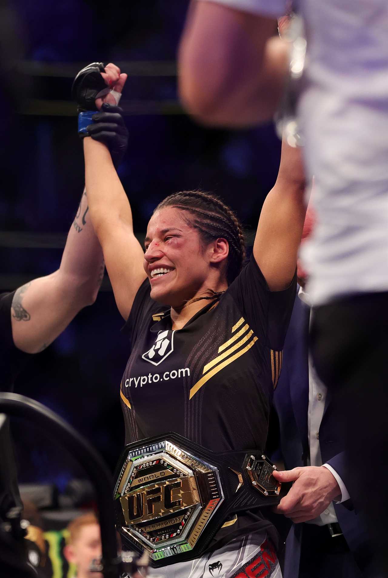 UFC 269: Amanda Nunes is stunningly CHOKED OUT in a major upset win in MMA history by Julianna Pena