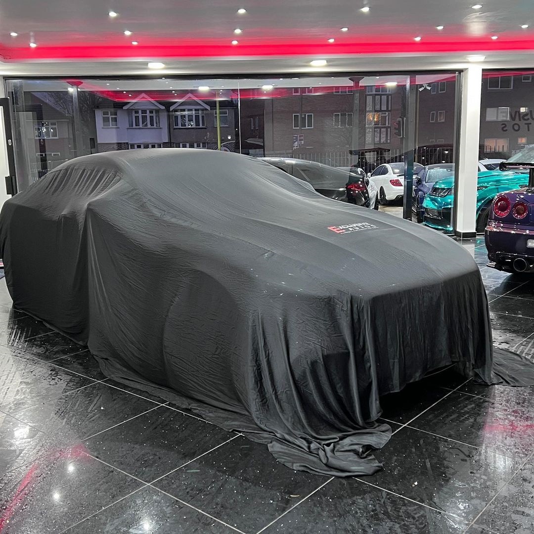 After the devastating defeat of Chris Algieri, Conor Benn pampers himself with a Mercedes 'beauty'