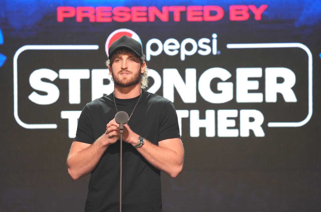 Kid's missing some screws - Logan Paul mocks Tommy Fury for letting his family down by pulling out with Jake