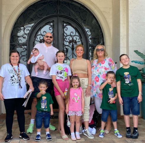 After finishing their UK tour, Tyson Fury takes Paris and six of their children to Disneyland Florida.