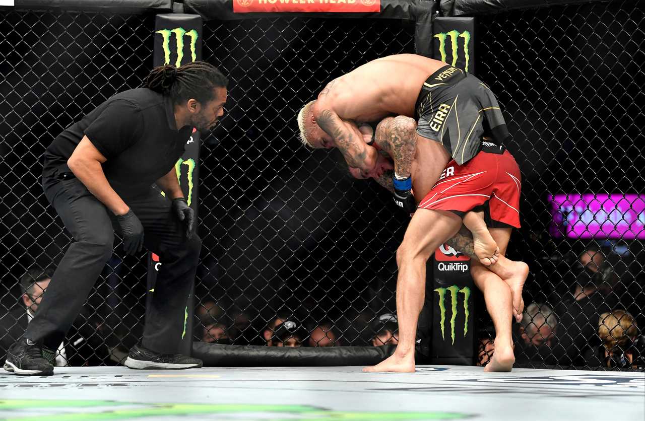 Charles Oliveira's gym is at war with Dustin Poirier and Charles Oliveira's win over him was not surprising for the UFC star's coach.