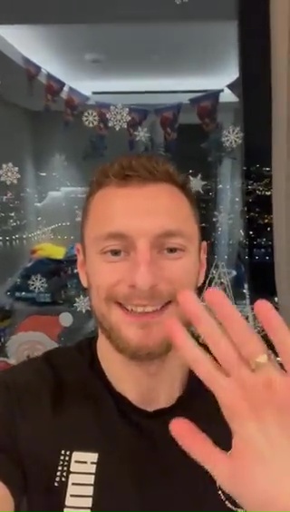 Declan Rice and Tyson Fury send videos and signed gear to support Isla Caton (7 years old) in her fight against cancer.