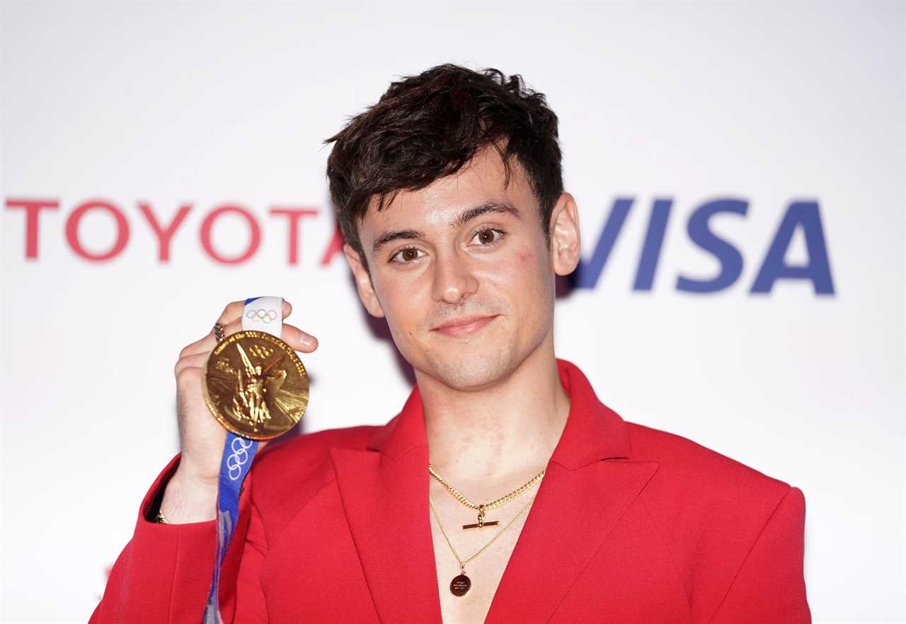 SPOTY 2021 Winner: Which of the six nominees Fury. Raducanu. Sterling. Daley. Peaty.