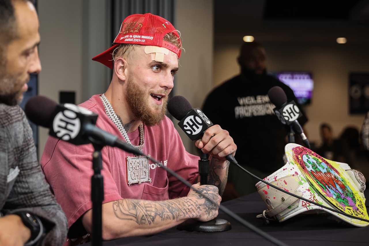 His life flashed in front of his eyes - UFC star Nate Diaz terrorizes man with fake punch at Jake Paul fight