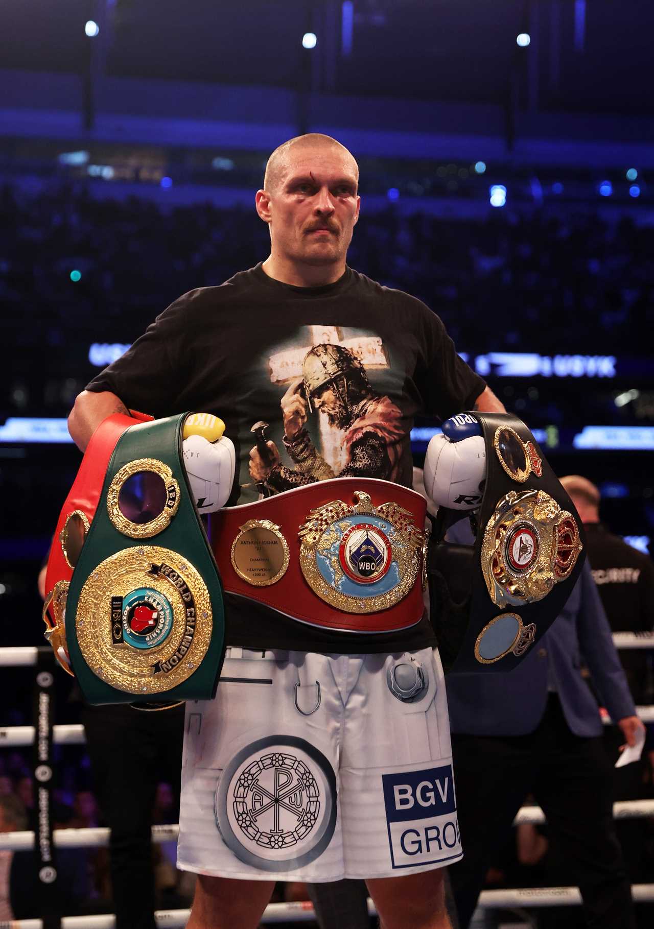 Oleksandr Usyk exposes Anthony Joshua's strange pre-fight body language, which he noticed before September battering