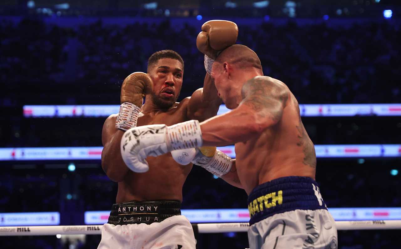 Anthony Joshua warned Usyk to impose himself on Wilder's coach, but warned Ukrainian that he may have his number'