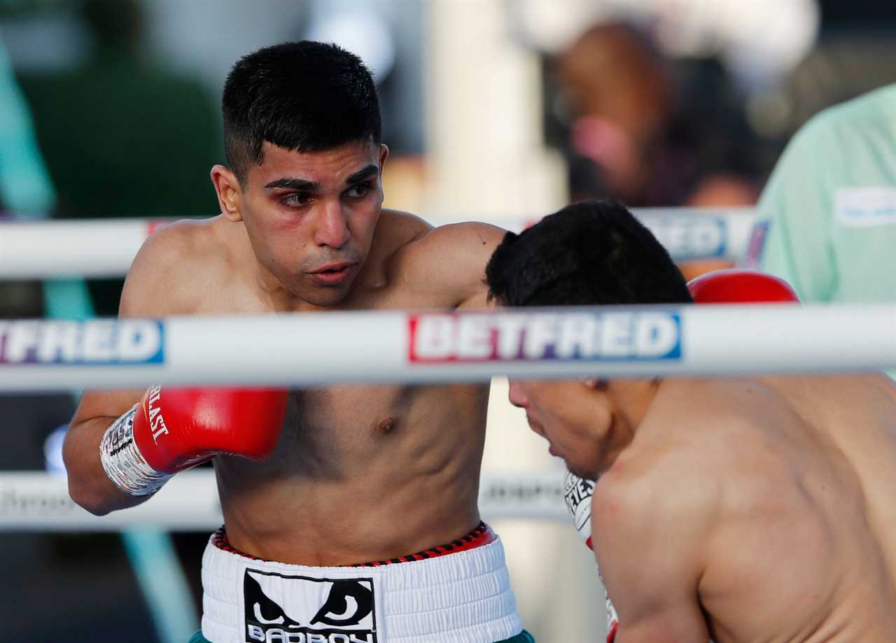 Kash Farooq, 26, forced to retire due to 'unforeseen circumstances' shocked boxing fans