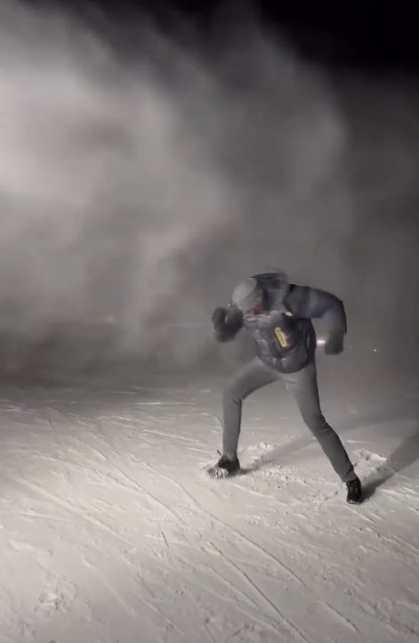 As he trains for the Anthony Joshua rematch, Oleksandr Usyk is blasted with steam while training in freezing snow.