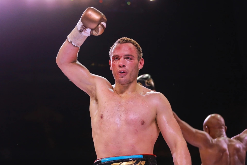 Jake Paul talks to Julio Cesar Chavez Jr. Mexican boxer tells Jake Paul to RETIRE if it loses to YouTube star