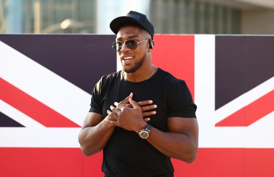 Eddie Hearn says Anthony Joshua took a huge risk when he switched trainers 12 weeks before Oleksandr Uzyk fight.