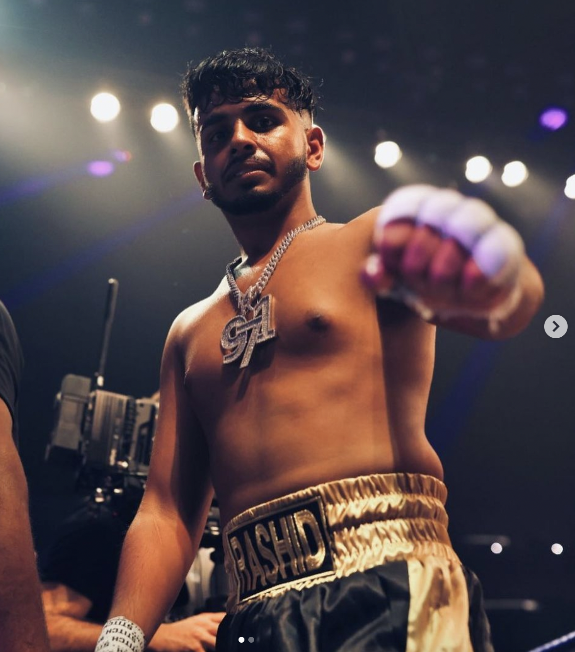 Instagram star Money Kicks is set to face Floyd Mayweather