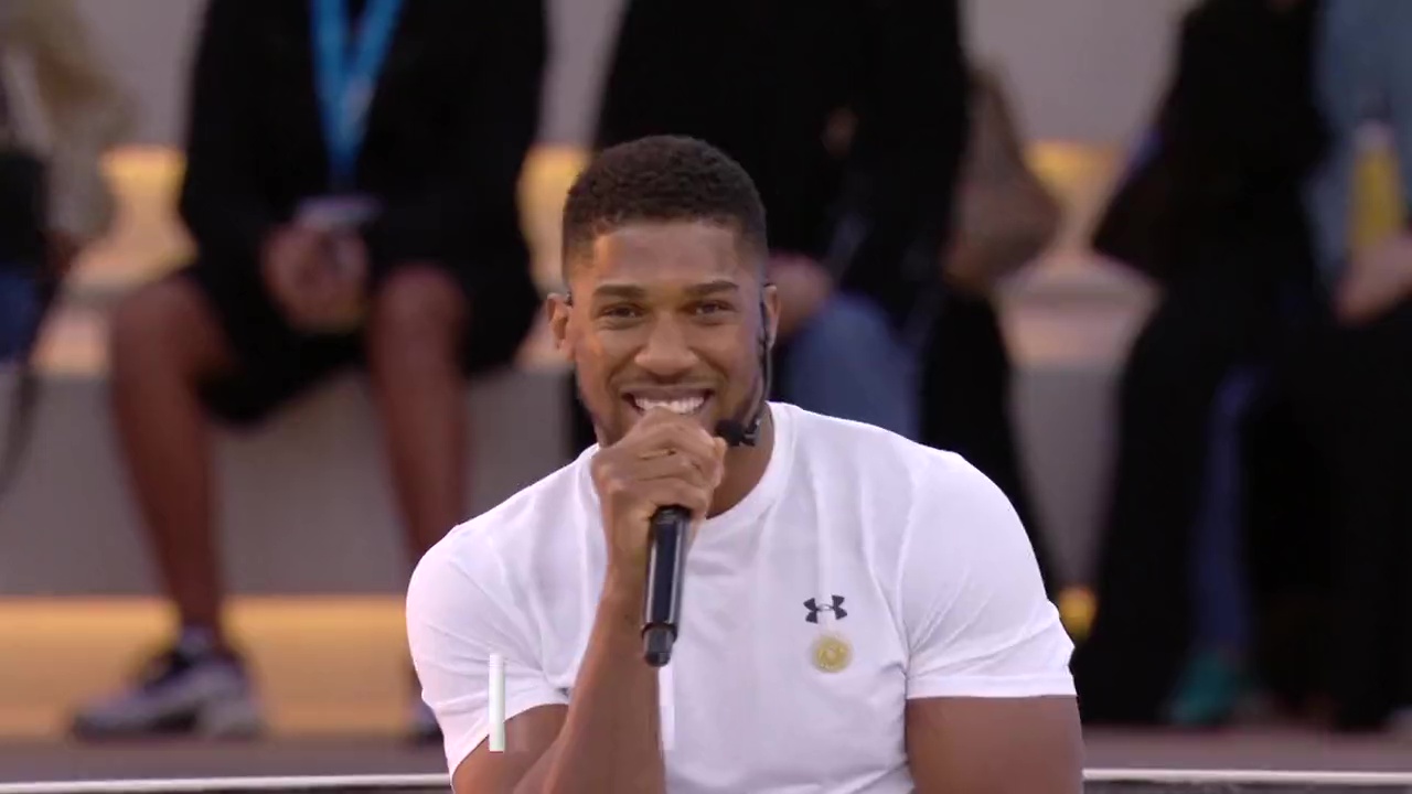 Watch Anthony Joshua rap to Skepta while he prepares for Oleksandr Usyk's rematch with him at the Dubai training camp
