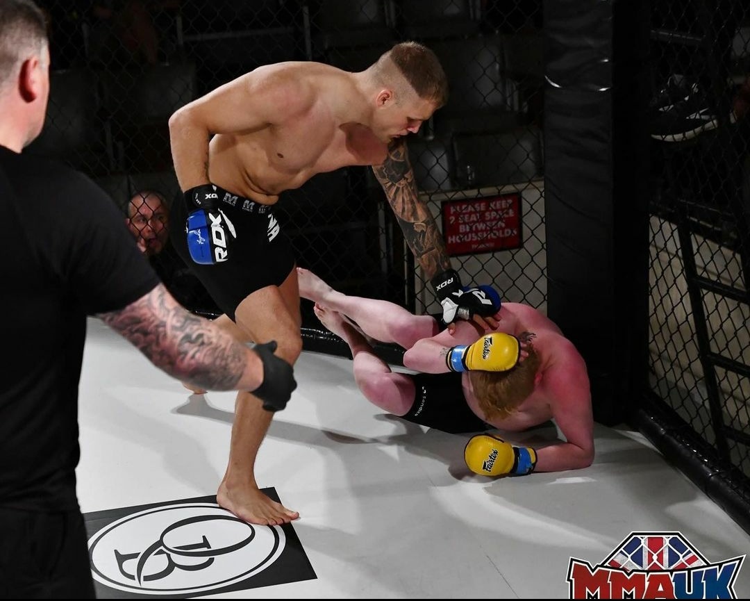 MMA fans furious as a huge fighter knocks out a 'little boy,' who stepped in to replace him.